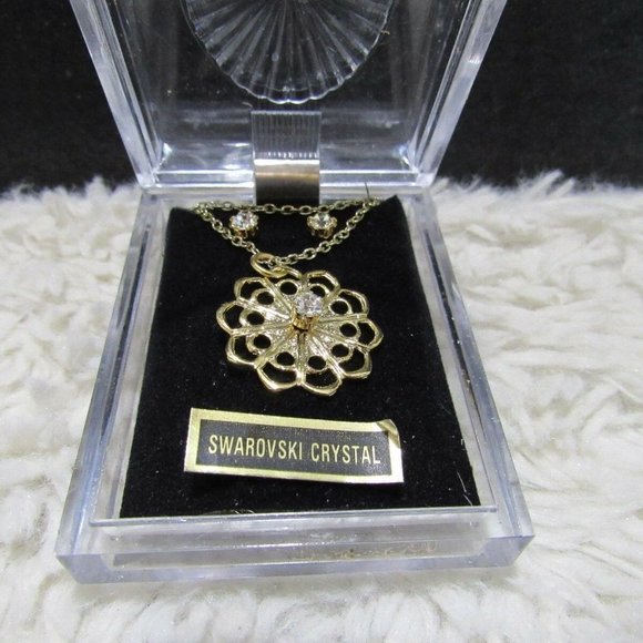 Clear Stone Large Flower Necklace - Picture 1 of 3